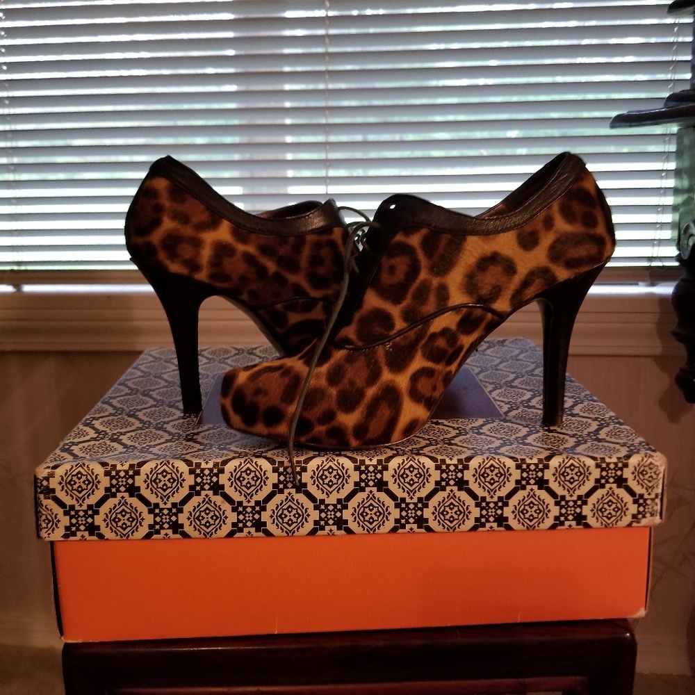 ISOLA leopard skin🔥(Ladies shoes)🔥